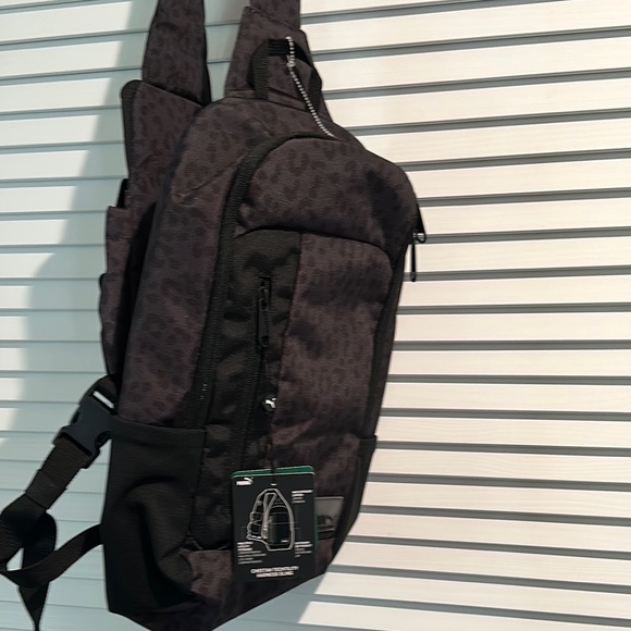 NWT PUMA CHEETAH harness sling dual pack with multiple pockets for outdoors. - Picture 1 of 12